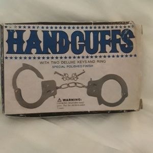 FINAL SALE✔NOVELTY HANDCUFFS W/KEY